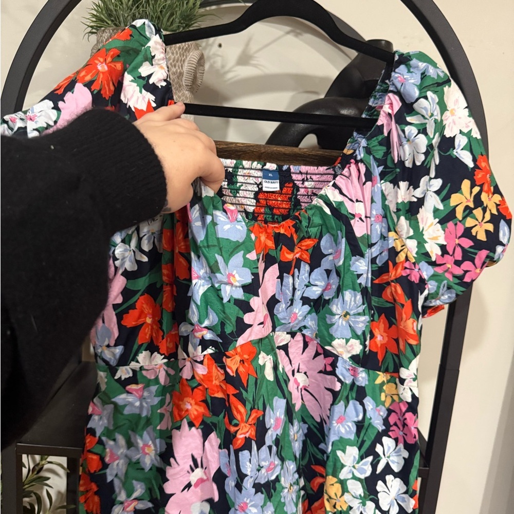 Old Navy Vibrant Floral Puff Sleeve Blouse size xl - Picture 3 of 6